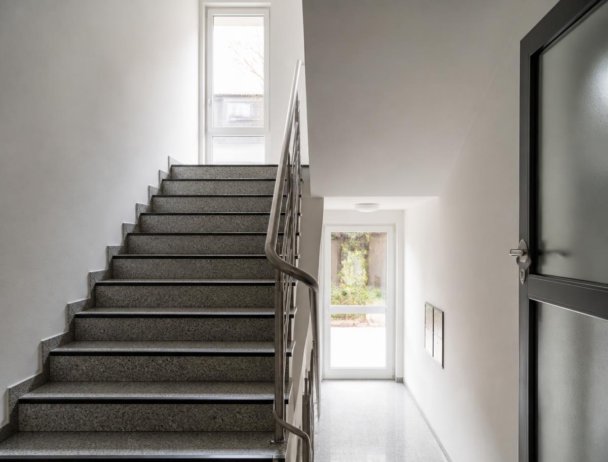 Professionelle Gebäudereinigung und Treppenhausreinigung in München
